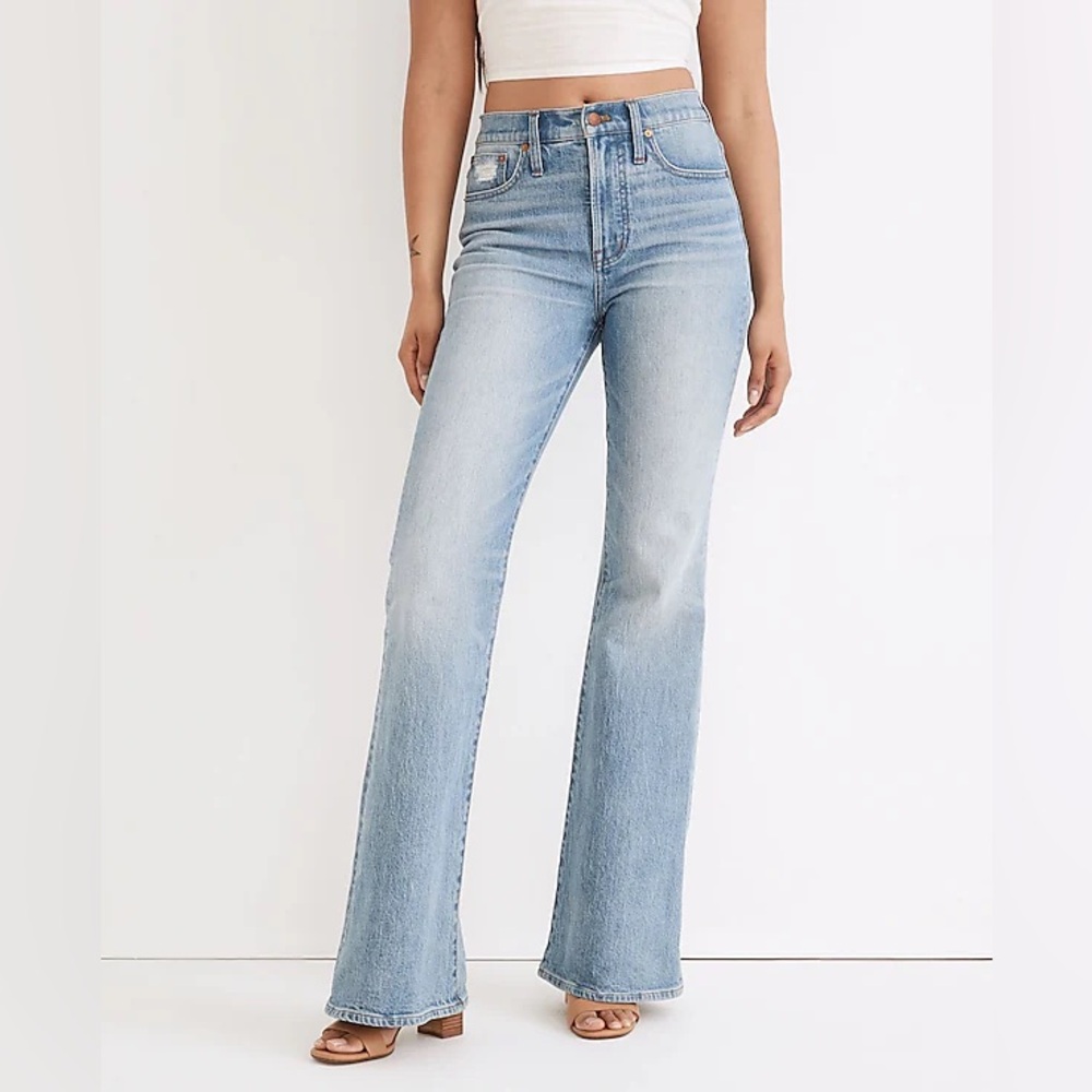 Madewell • Light Blue Flare & Wide Leg Jeans